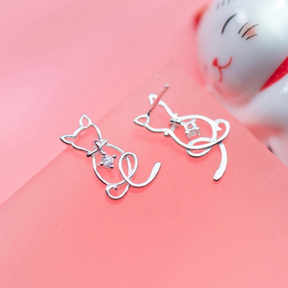 Unique Charm Cats Stud Earrings - Picture 5 of 7